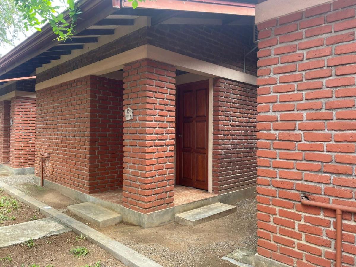 Hotel Lake Park Polonnaruwa Exterior foto