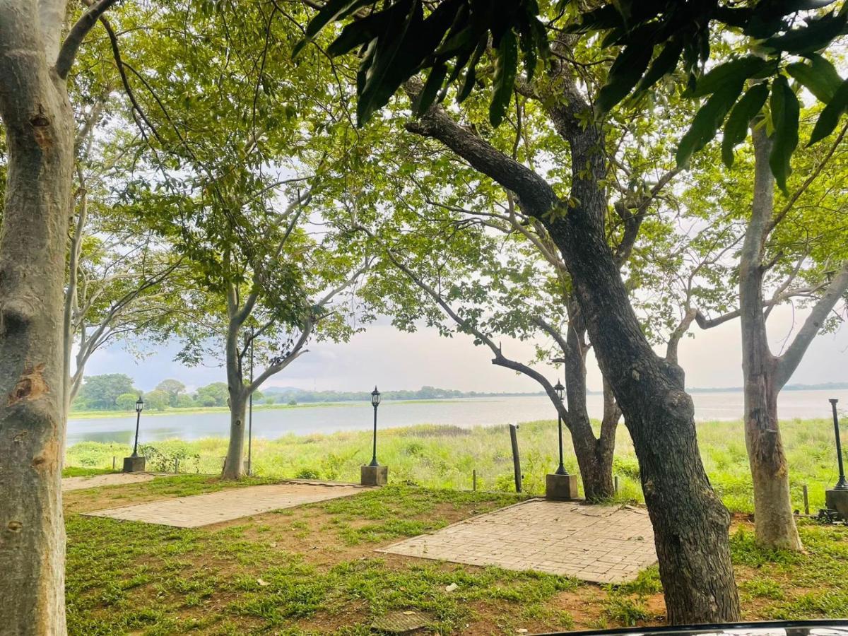 Hotel Lake Park Polonnaruwa Exterior foto
